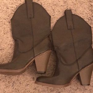 Steve Madden cowboy booots